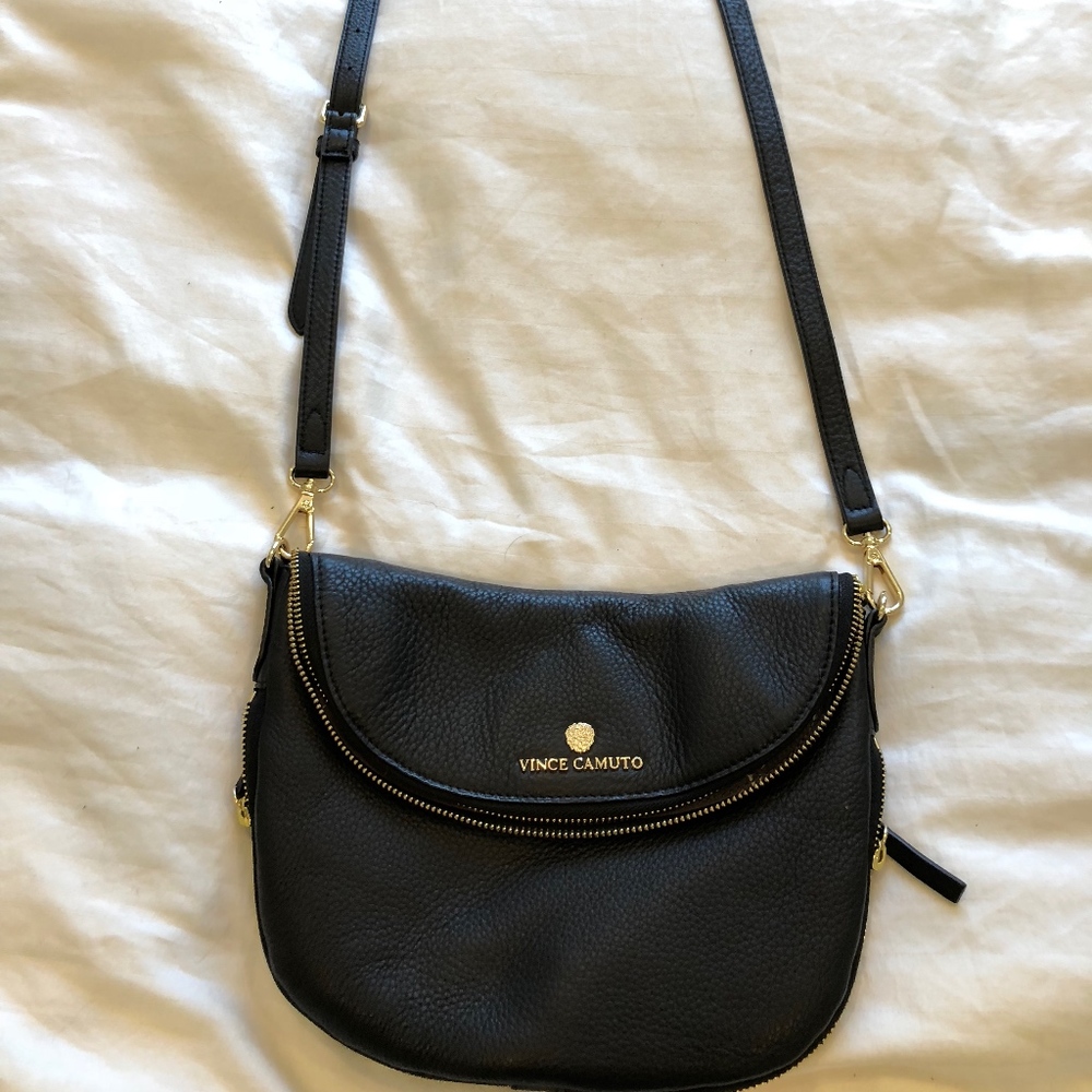 Cross-body zipper Vince Camuto bag
